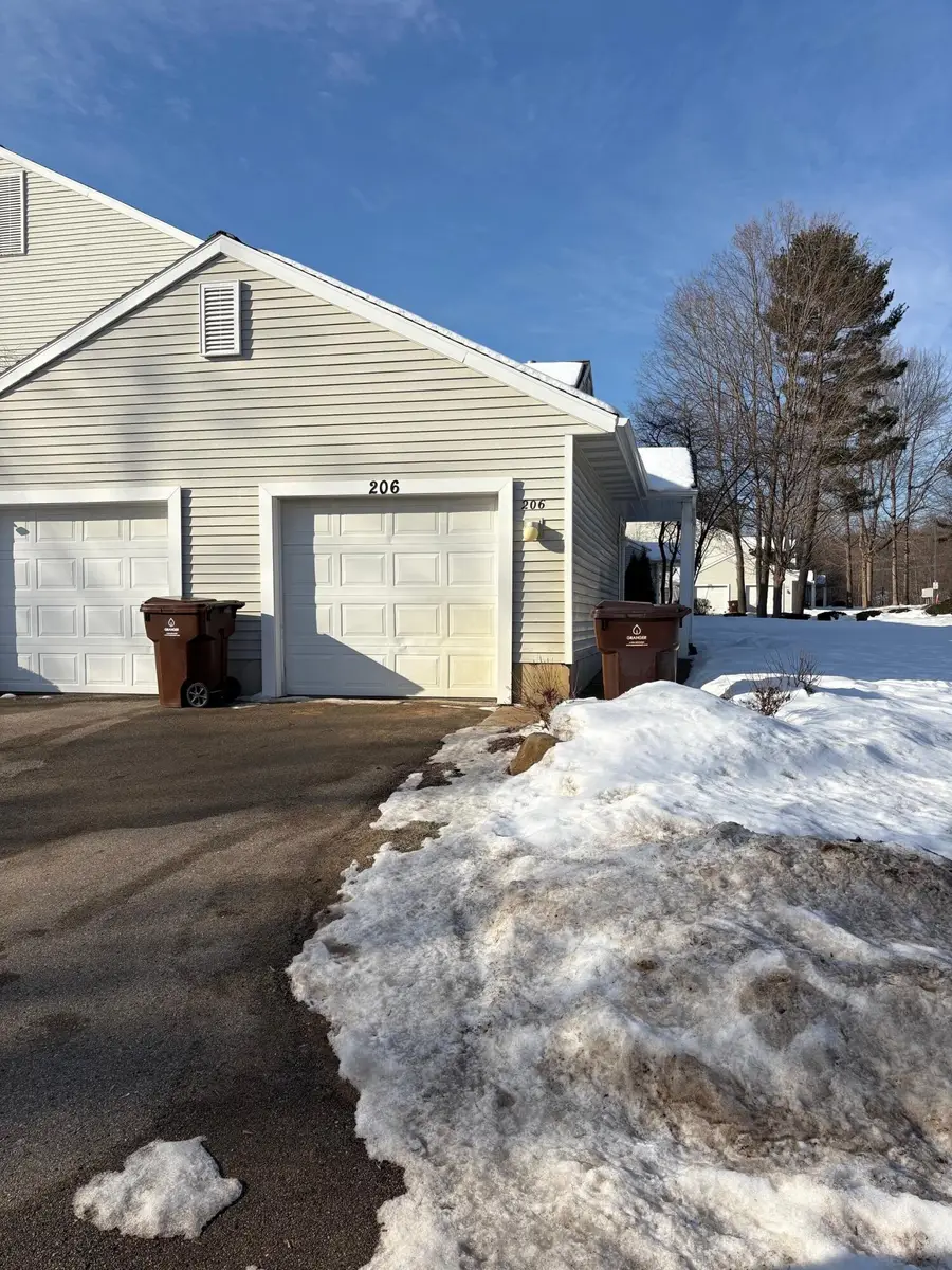 206 Hunters Lane NE Unit: 30, Rockford, MI 49341 - #2