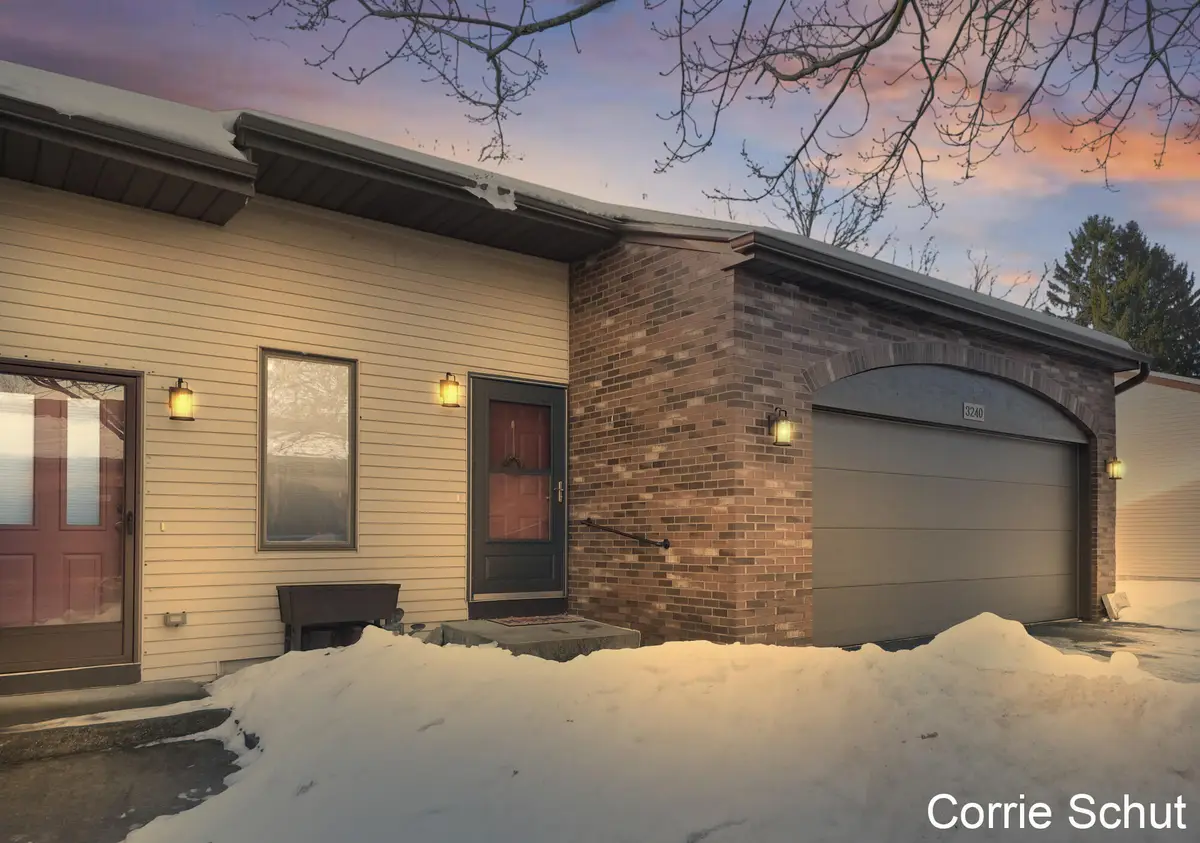 3240 Arrowhead Arms Court SW, Grandville, MI 49418 - #1