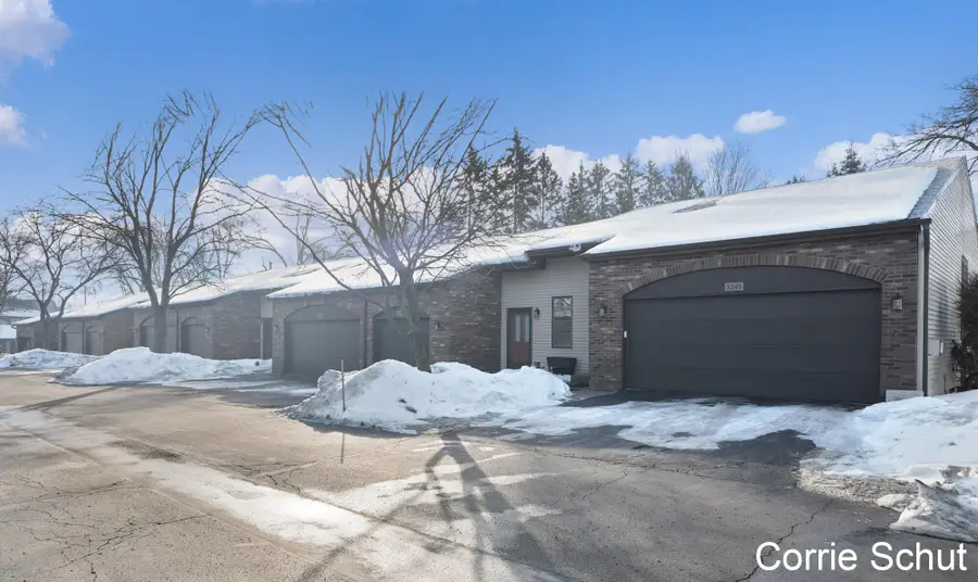 3240 Arrowhead Arms Court SW, Grandville, MI 49418 - #3