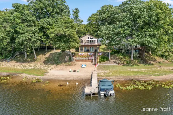 6525 Woods Trail Drive, Delton, MI 49046