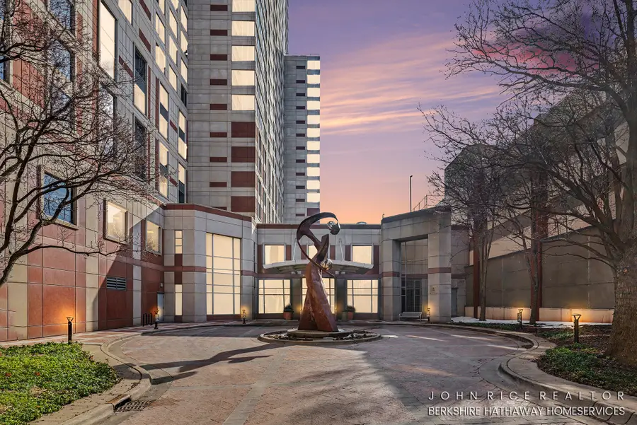 83 Campau Circle NW, Grand Rapids, MI 49503 - #3