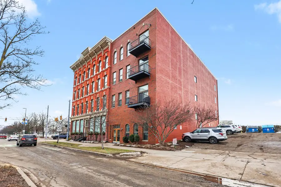 801 NW Monroe Avenue NW Unit: 105, Grand Rapids, MI 49503 - #2