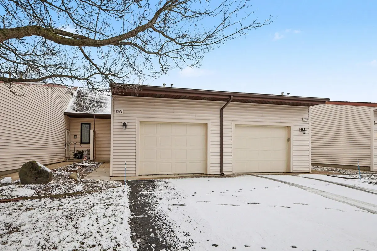 2744 Stonebluff Drive SW, Wyoming, MI 49519 - #1