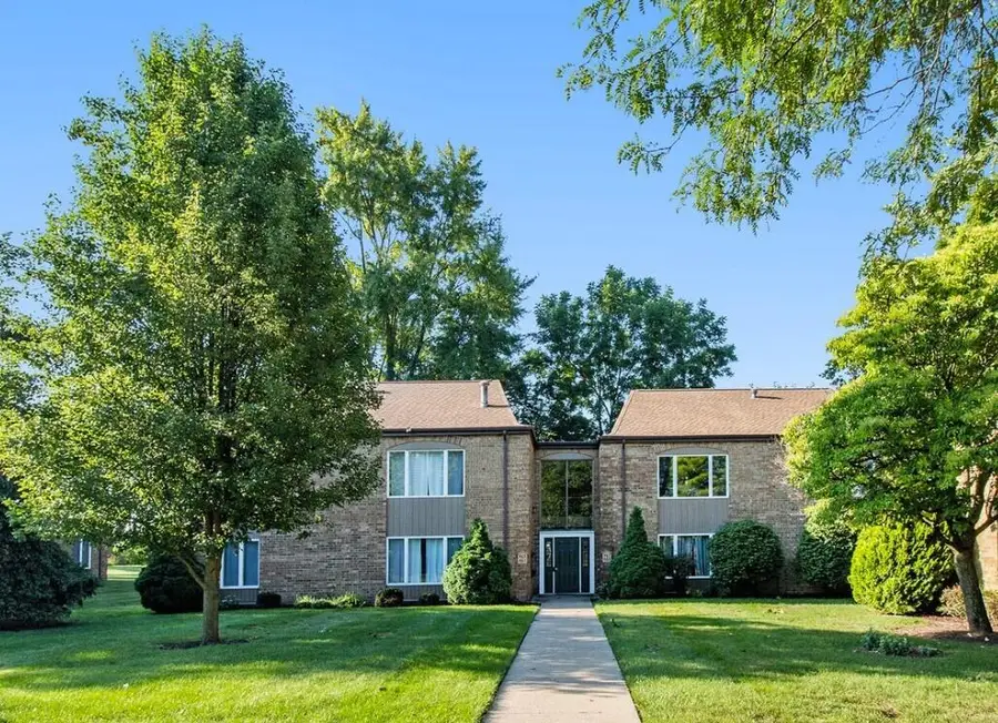465 Barkwood Court NW Building: . Unit: 27, Walker, MI 49534 - #2