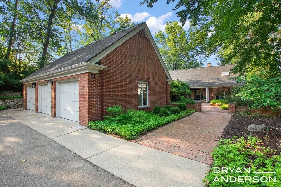 3150 Manhattan Lane SE, East Grand Rapids, MI 49506 - #3