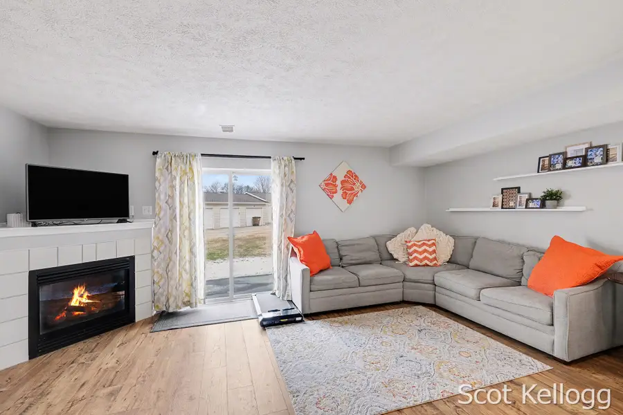 7016 S Cannon Place Drive Building: - Unit: 15, Rockford, MI 49341 - #3