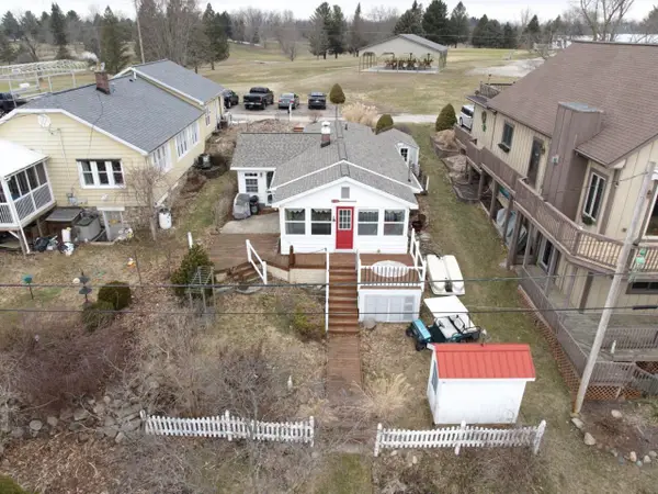 8198 Morrison Lake Gardens, Saranac, MI 48881