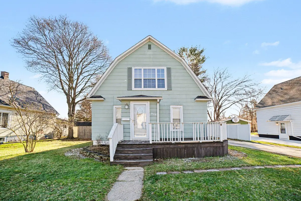 916 N River Avenue, Alma, MI 48801 - #1