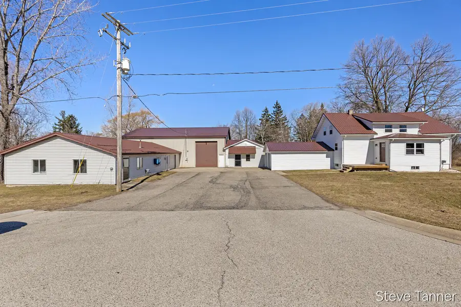 5423 E Howard City-Edmore, Home, MI 48829 - #2