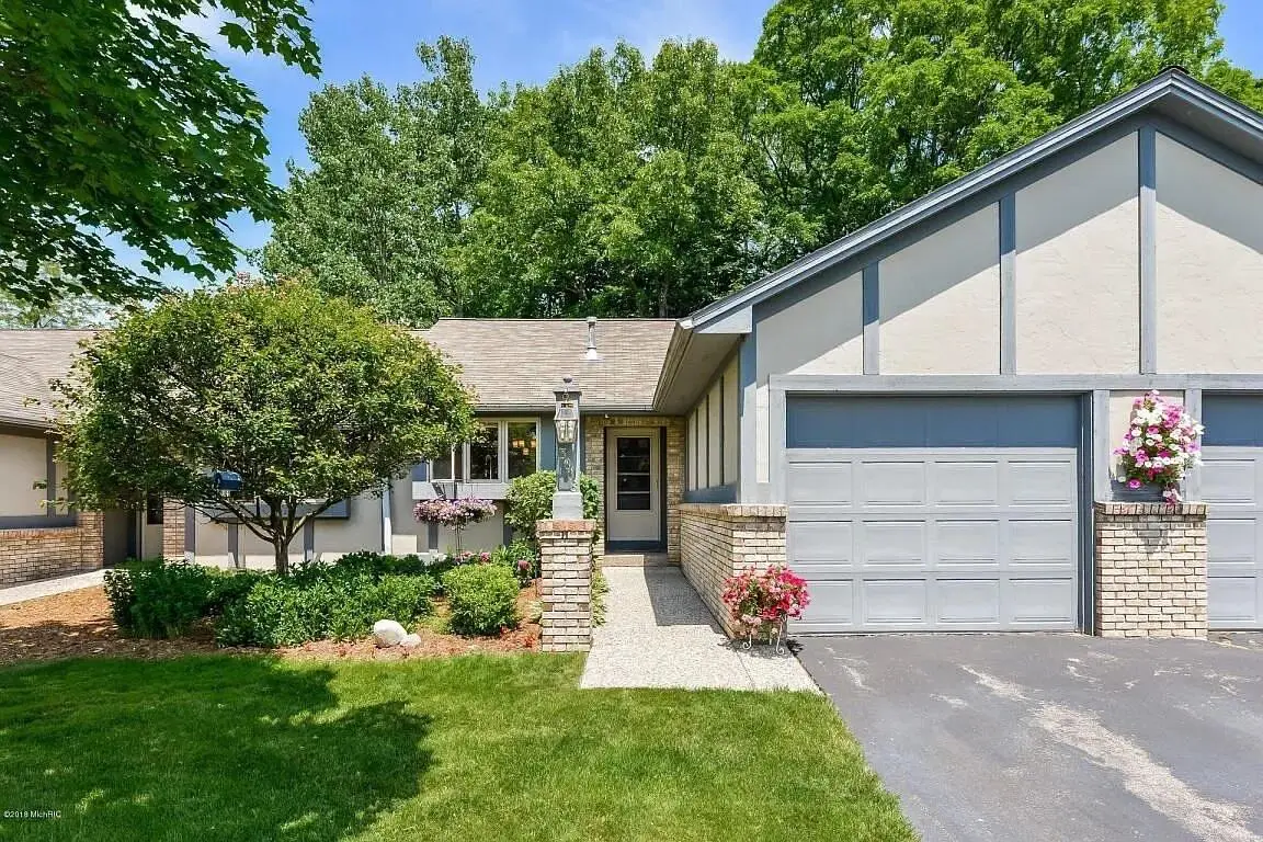 3008 Kay Drive SE, Grand Rapids, MI 49508 - #1