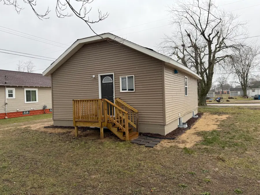 556 E Barney Avenue, Muskegon, MI 49444 - #3
