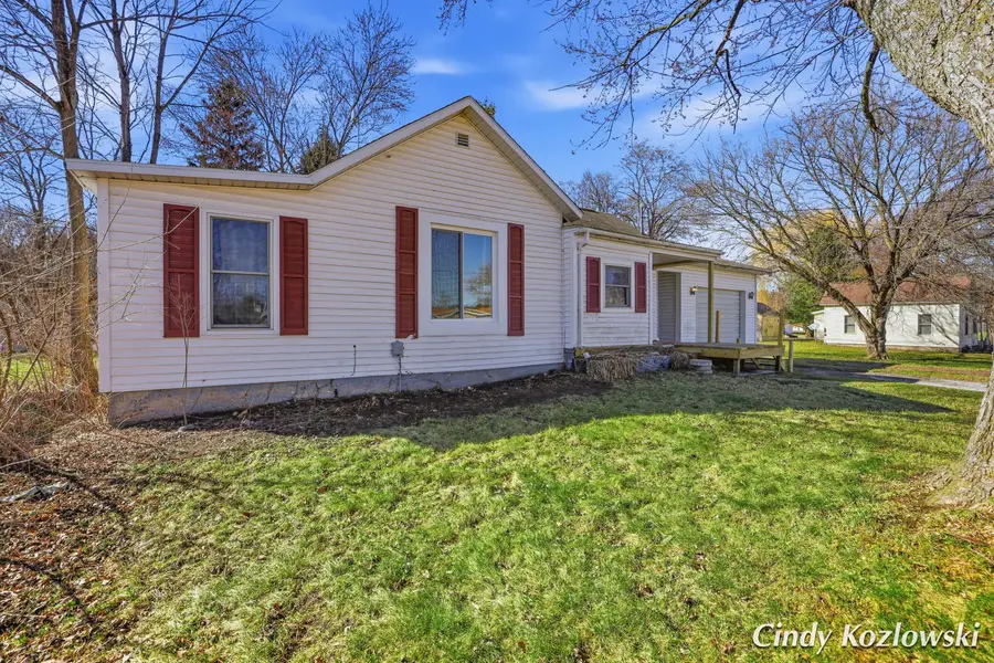 283 S Jones Street, Grant, MI 49327 - #2