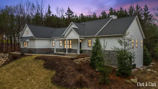 10660 Kissing Ridge Drive SE, Lowell, MI 49331