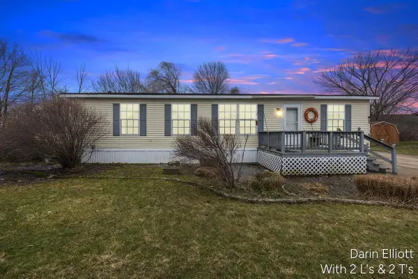 280 W Scarlet Oak Drive, Coopersville, MI 49404