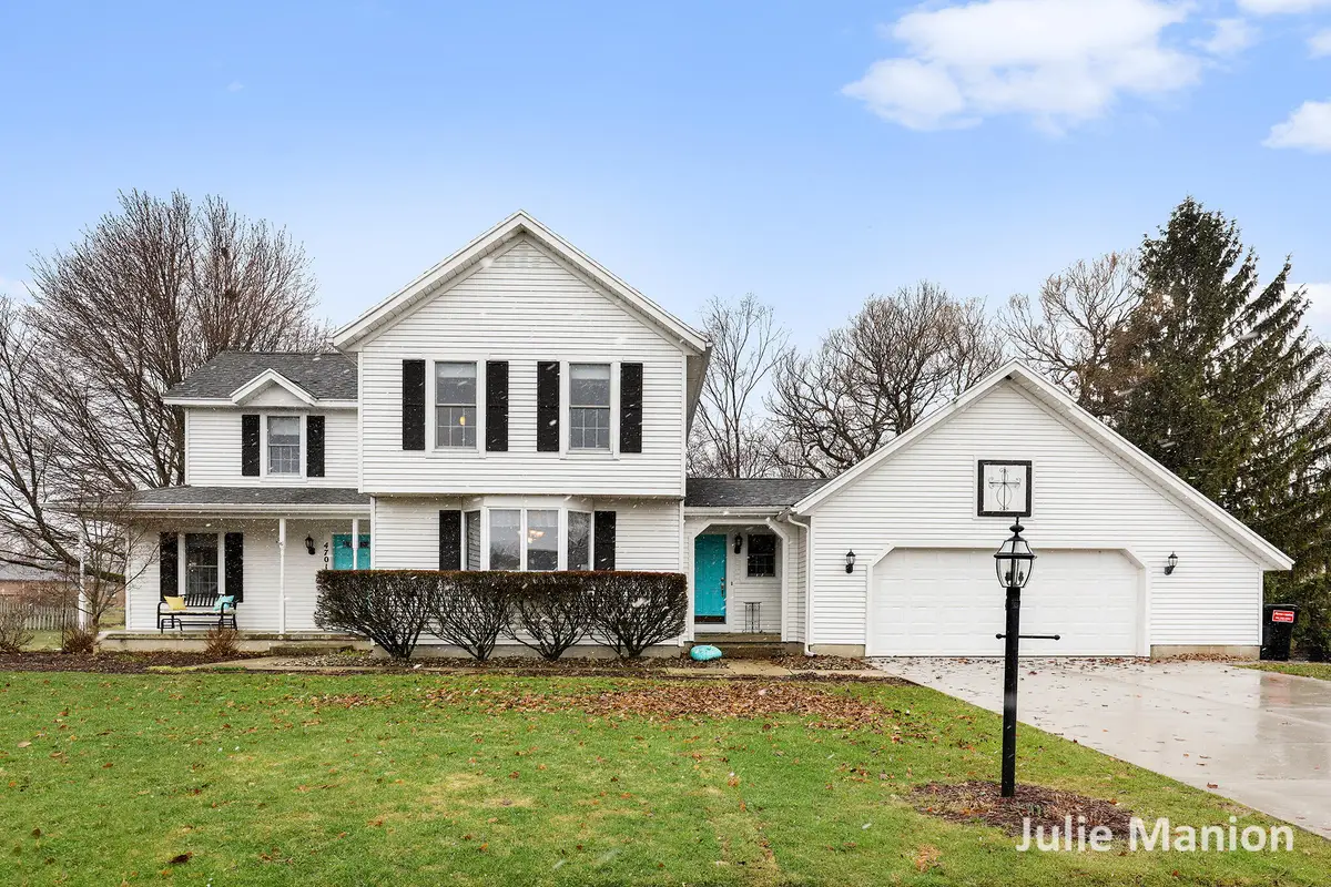 4701 Maplehollow Court SE, Kentwood, MI 49508 - #1