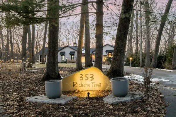 353 Riders Trail NE, Ada, MI 49301