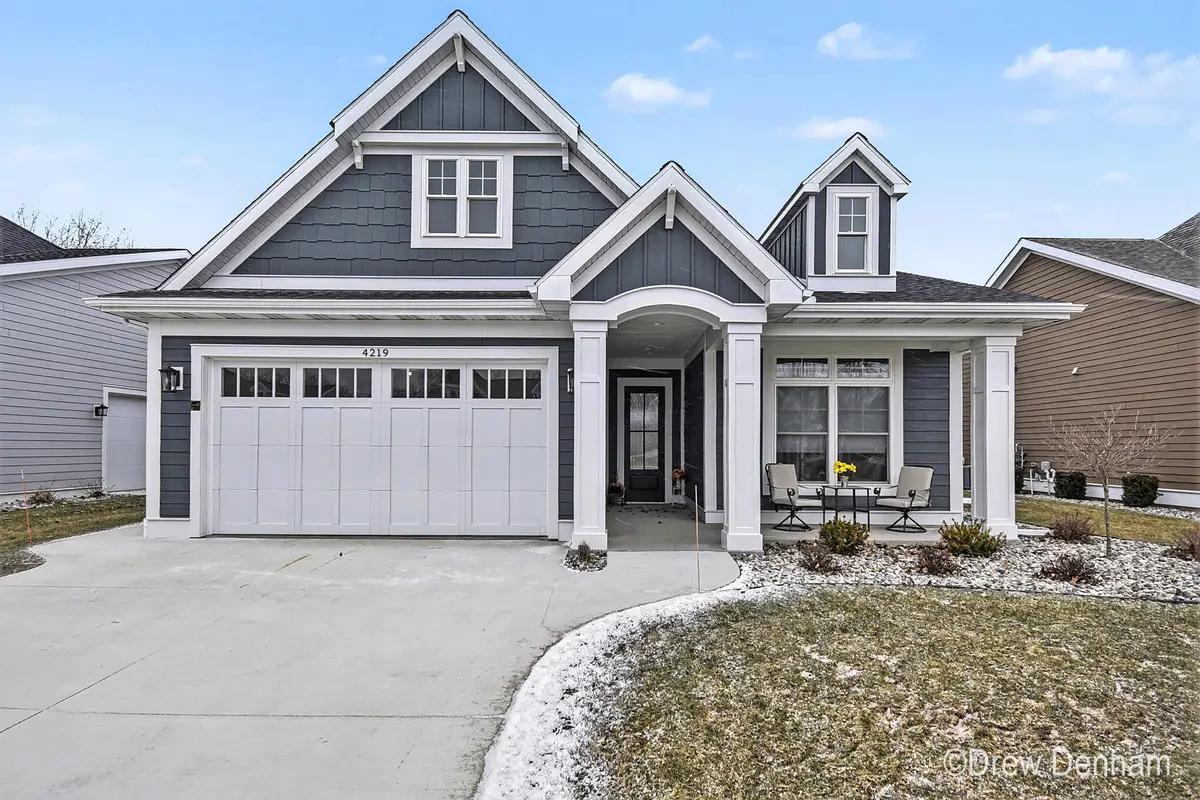 4219 Village Green Drive, Freeland, MI 48623 - #1