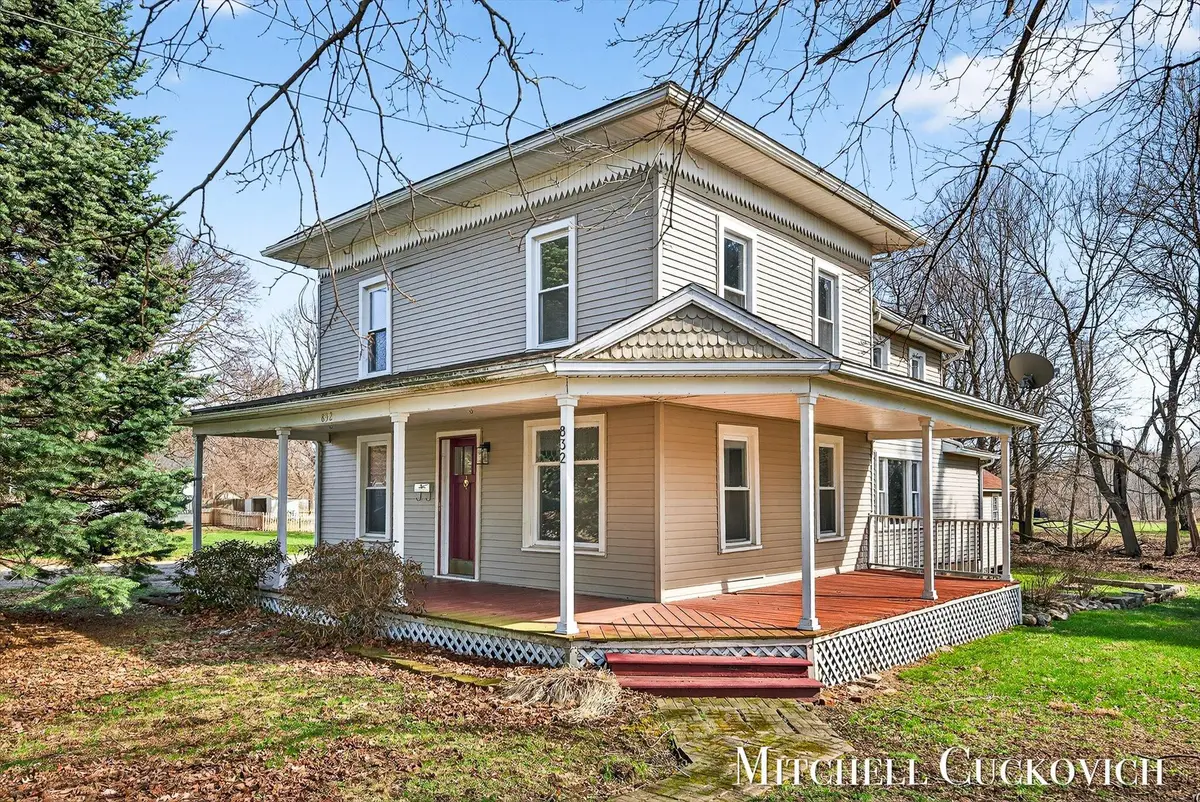 832 E Michigan Avenue, Marshall, MI 49068 - #1