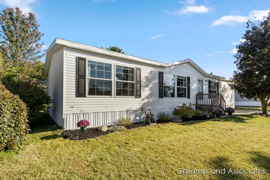 360 E Tuttle Road Unit: 6, Ionia, MI 48846 - #3