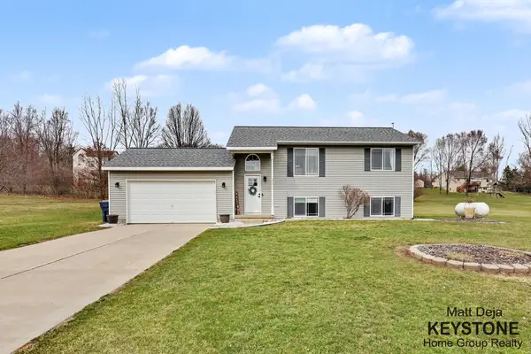 3567 Jacobs Corner Road NE, Rockford, MI 49341