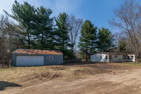 13064 Riverside Drive, Constantine, MI 49042