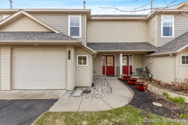 8468 N Center Park Drive Building: 1 Unit: 4, ByronCenter, MI 49315