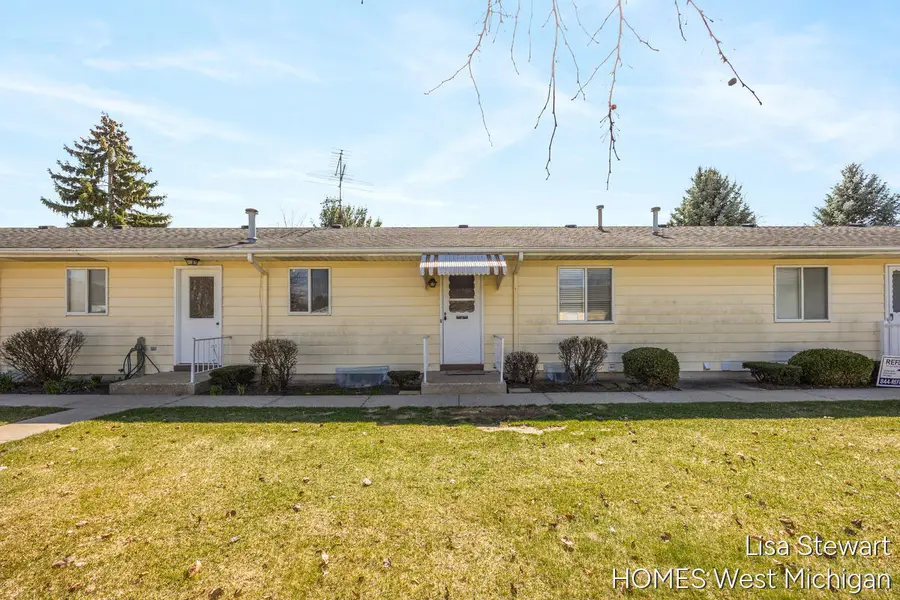 5951 Leisure South Drive SE, Kentwood, MI 49548 - #2