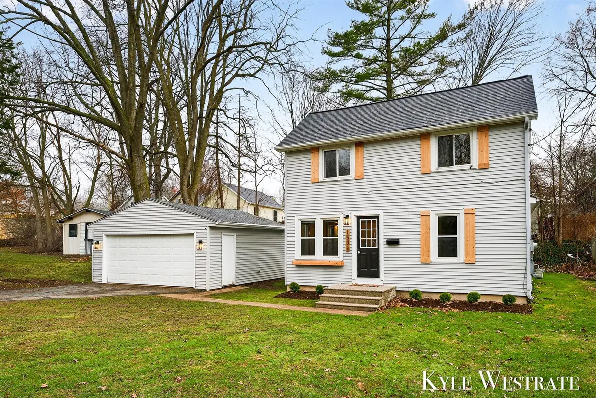 1537 Diamond Avenue NE, Grand Rapids, MI 49505 - #1