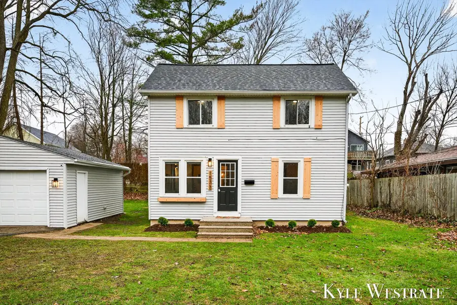 1537 Diamond Avenue NE, Grand Rapids, MI 49505 - #2