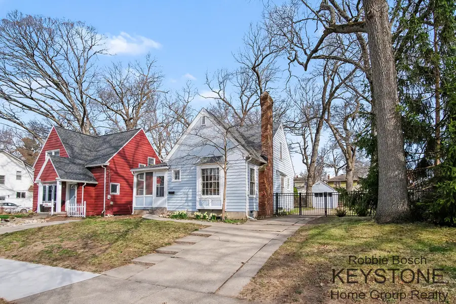 1321 Ballard Street SE, Grand Rapids, MI 49507 - #2