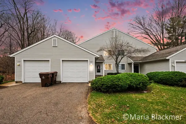 216 Hunters Lane NE Unit: 11, Rockford, MI 49341