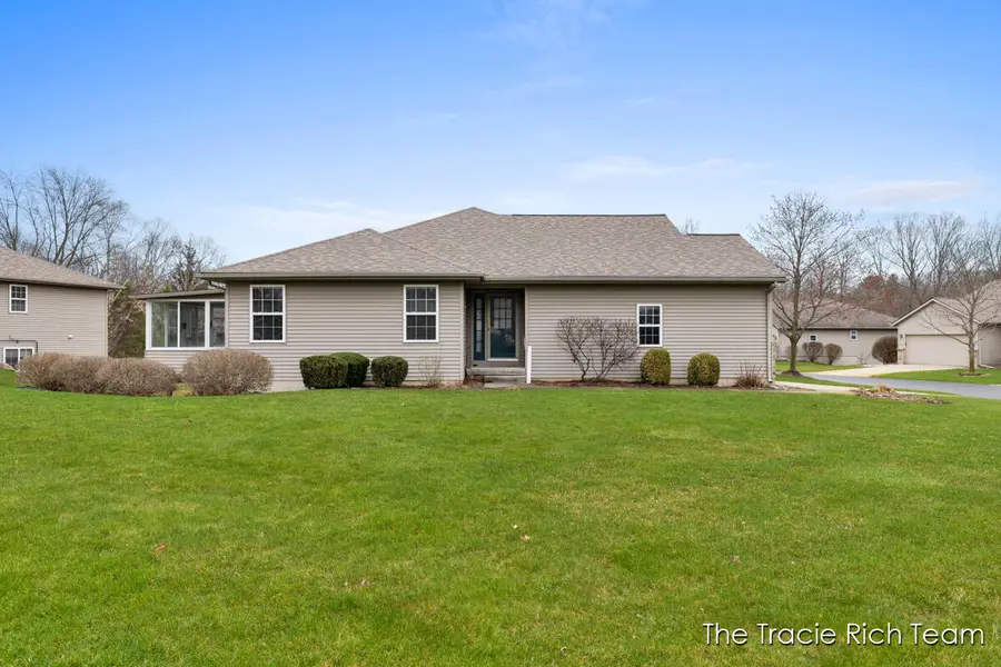 4889 Castle Hill Court NE, Rockford, MI 49341 - #2