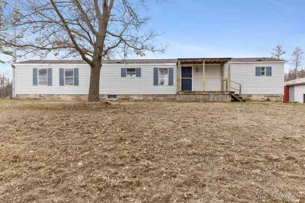 3216 W Lakeside Drive, Sidney, MI 48885