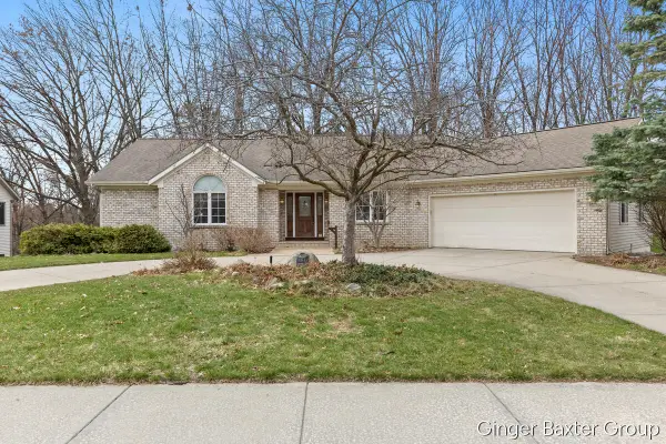 3841 Summit View Drive NE, GrandRapids, MI 49525