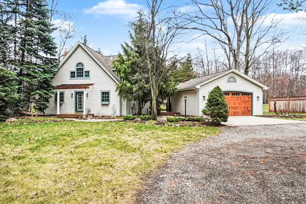9362 Clubhouse Drive W, CanadianLakes, MI 49346