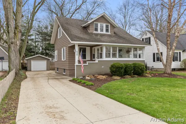 638 E Central Avenue, Zeeland, MI 49464