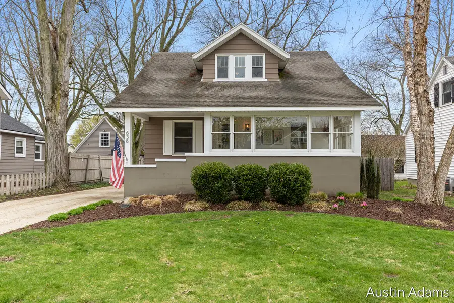 638 E Central Avenue, Zeeland, MI 49464 - #2