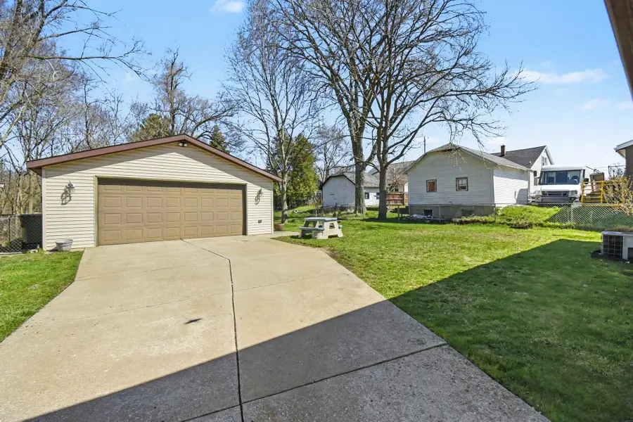 2421 Thornwood Street SW, Wyoming, MI 49519 - #3