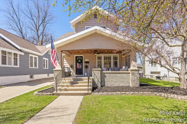 24 Pine Street, Zeeland, MI 49464