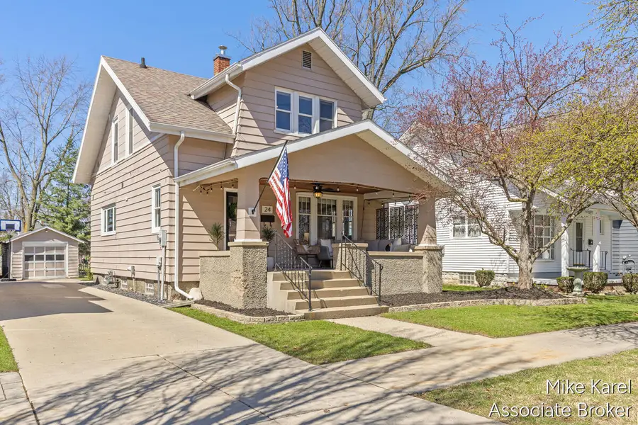 24 Pine Street, Zeeland, MI 49464 - #2