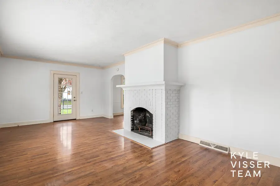 1055 Benjamin Avenue SE, Grand Rapids, MI 49506 - #3