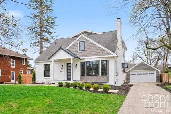 1100 Eastwood Avenue SE, EastGrandRapids, MI 49506