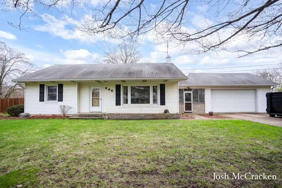 846 Lincoln Lake Avenue SE, Lowell, MI 49331 - #2
