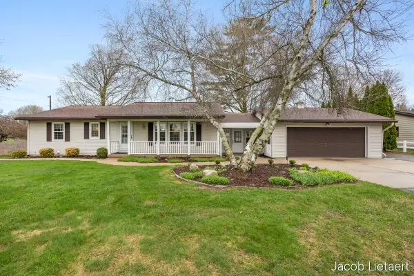 9555 Whittall Street NE, Rockford, MI 49341