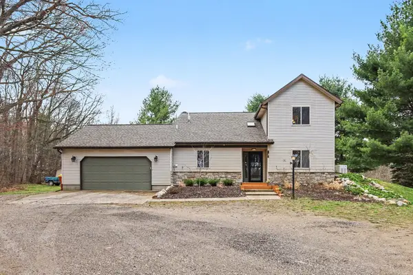 11180 Hart Street NE, Greenville, MI 48838