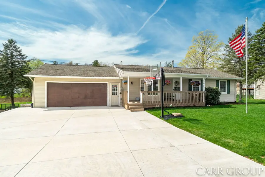 5045 Wakefield Avenue NE, Comstock Park, MI 49321 - #2