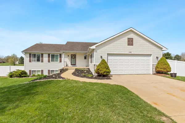4092 Arndt Court, Dorr, MI 49323
