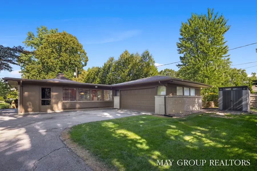 2727 Cascade Road SE, Grand Rapids, MI 49506 - #2