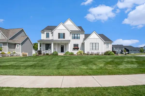 8224 Boardwalk Drive SW, ByronCenter, MI 49315