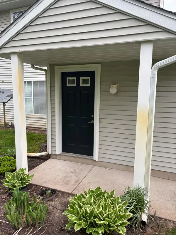 165 Hunters Lane NE Unit: 61, Rockford, MI 49341